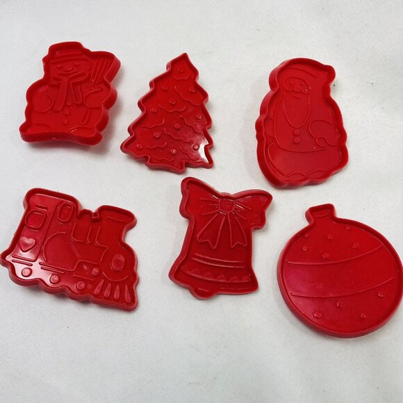 Christmas Cookie Cutters Plastic Lot Of 6 With Impressions Red Handle - Picture 1 of 15